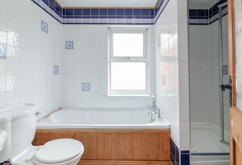 Portobello House Newark