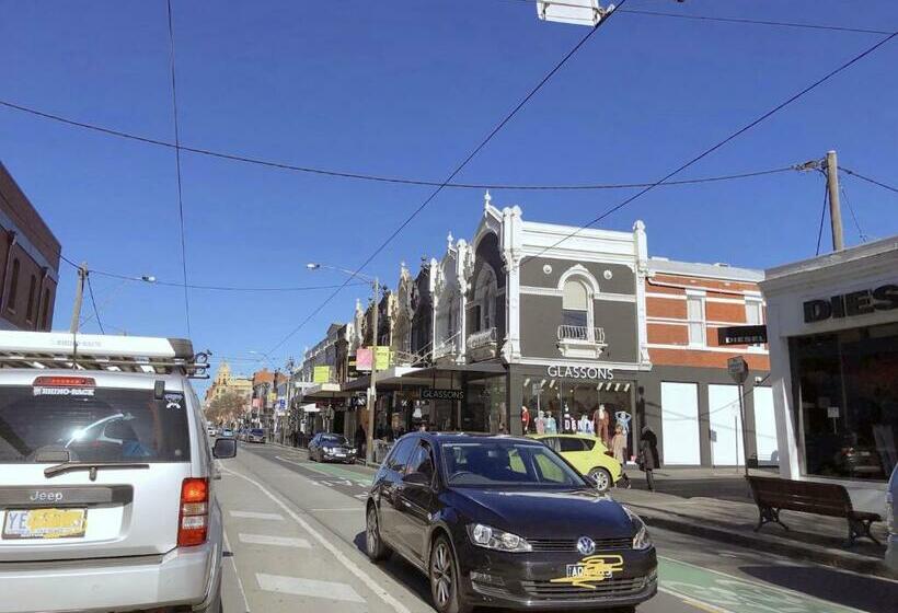 Pride Manor South Yarra