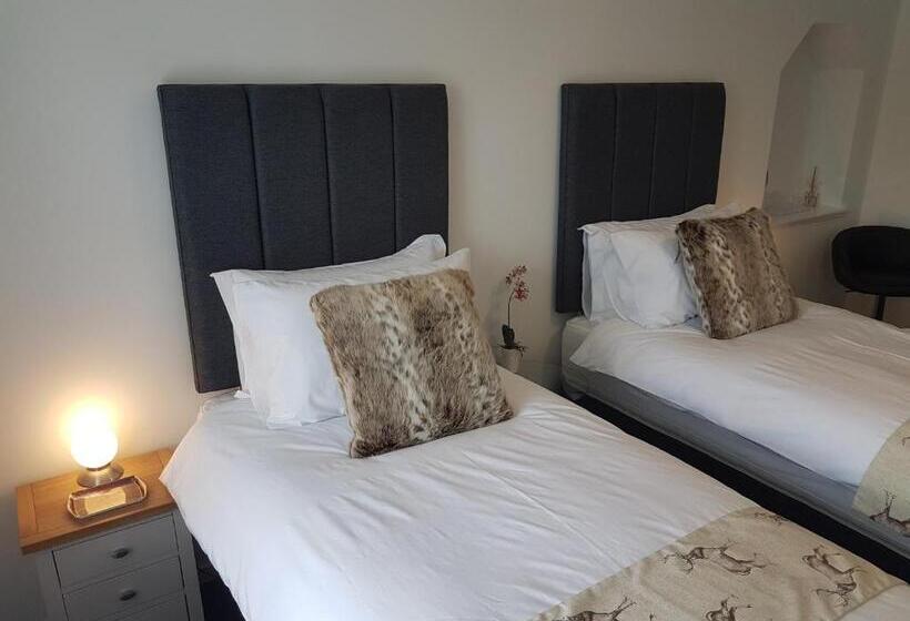 Riverside Apartments