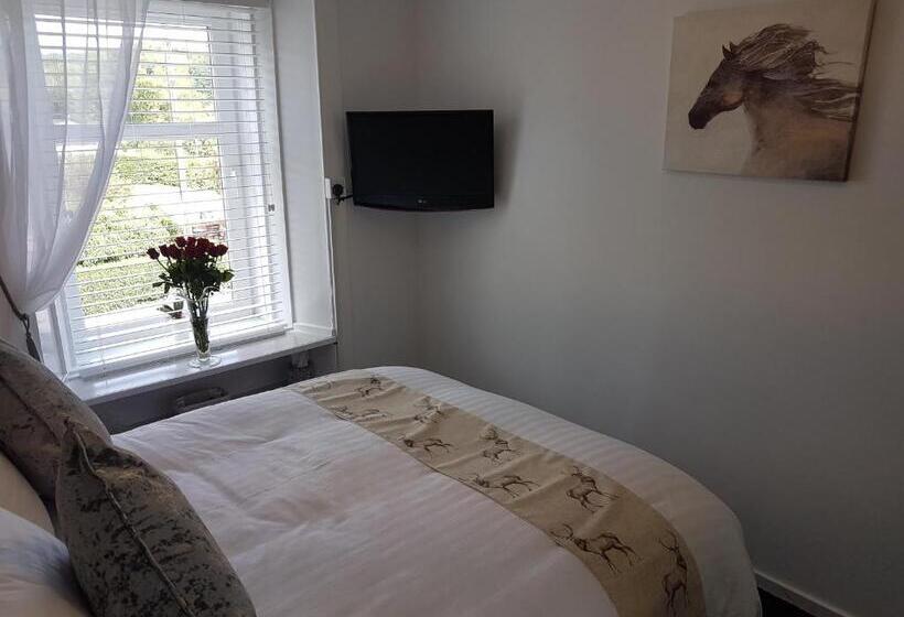 Riverside Apartments