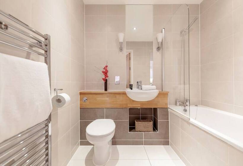 Roomspace Apartments Marquis Court