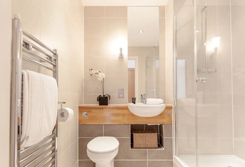 Roomspace Apartments Marquis Court