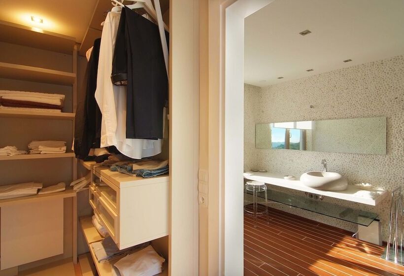 Seaview Peninsula Villa