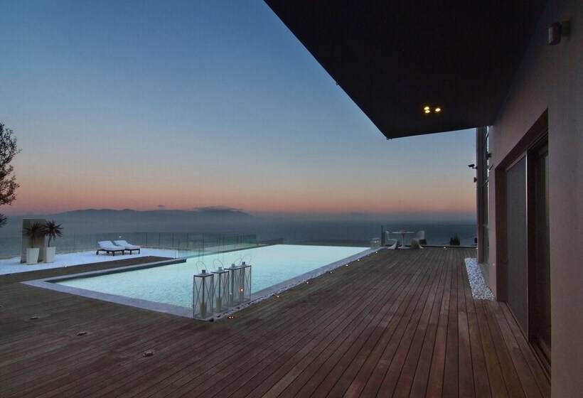 Seaview Peninsula Villa