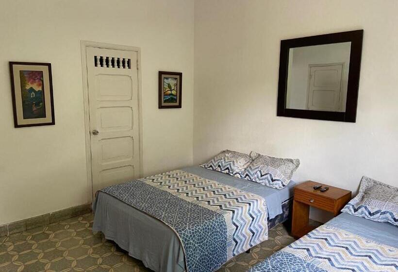 호스텔 Hostal Cumbres Del Volcan Flor Blanca