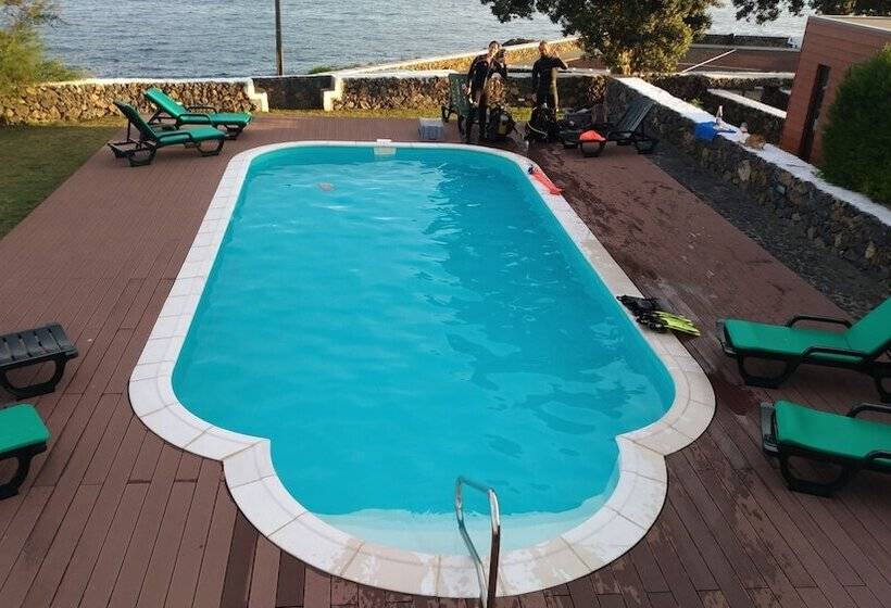 مبيت وإفطار Alluar Lodge
