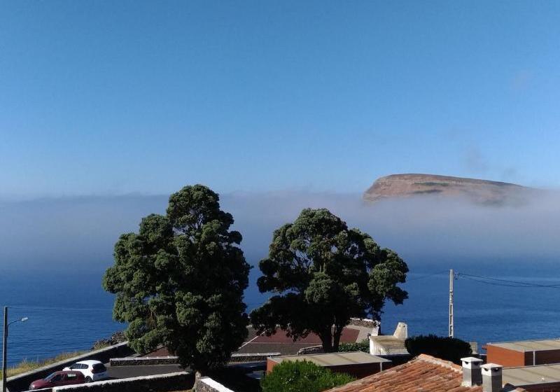 مبيت وإفطار Alluar Lodge
