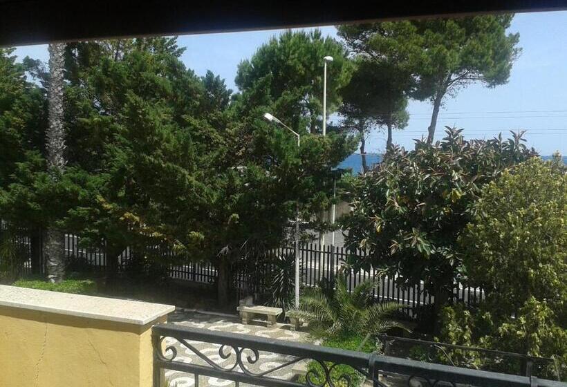 住宿加早餐  Villa Midolo