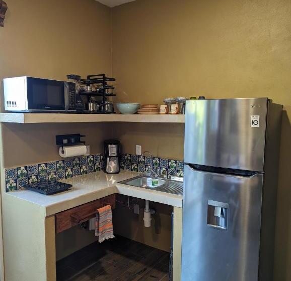 Casa Arcoiris Zihuatanejo B&b