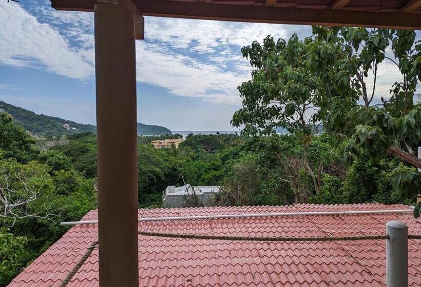 Casa Arcoiris Zihuatanejo B&b