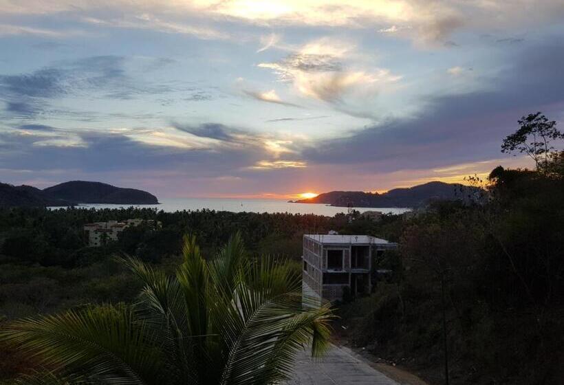 Casa Arcoiris Zihuatanejo B&b