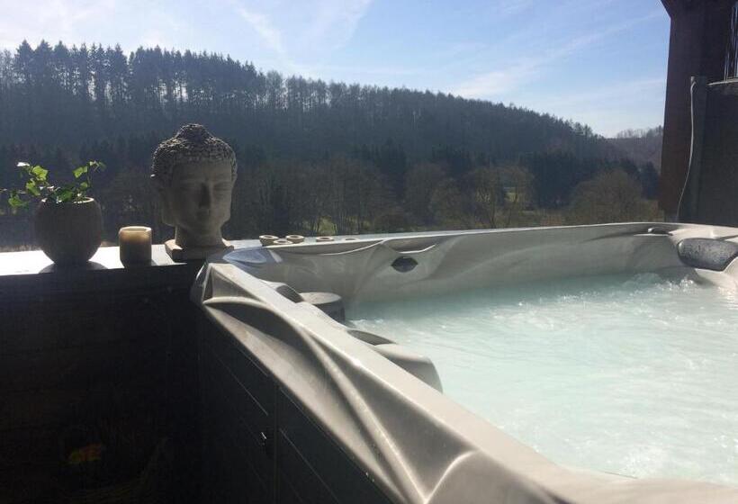 פונדק At Home   Jacuzzi Privatif