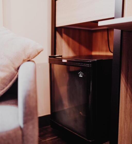 簡易ホテル At Home   Jacuzzi Privatif