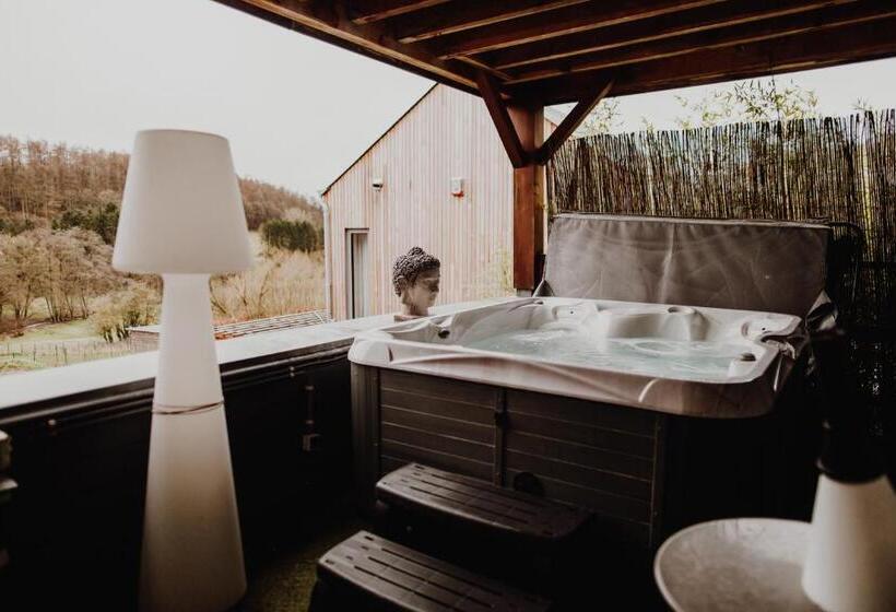 פונדק At Home   Jacuzzi Privatif