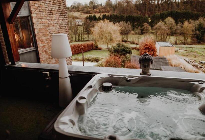 פונדק At Home   Jacuzzi Privatif