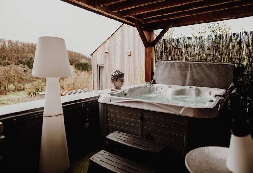 פונדק At Home   Jacuzzi Privatif