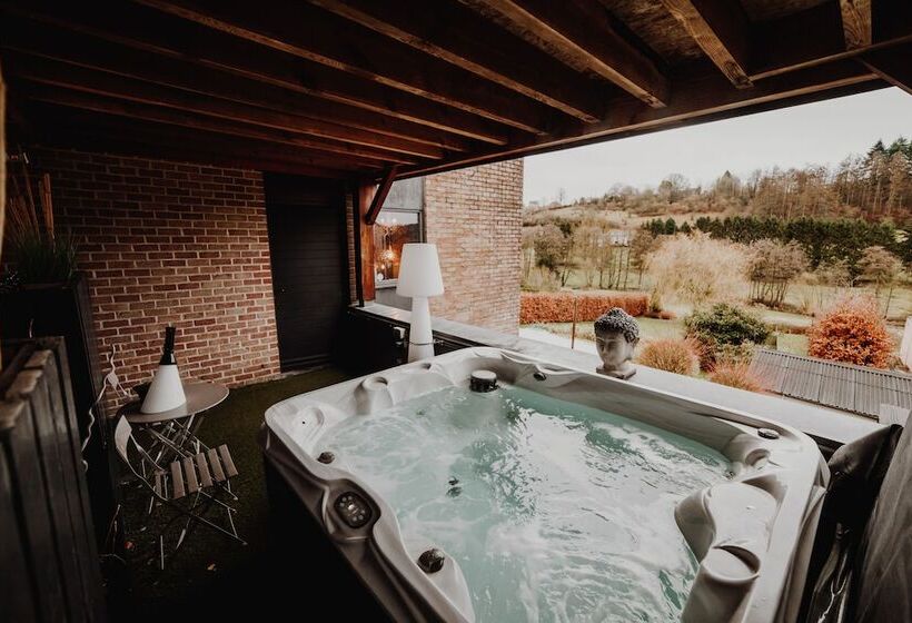 פונדק At Home   Jacuzzi Privatif