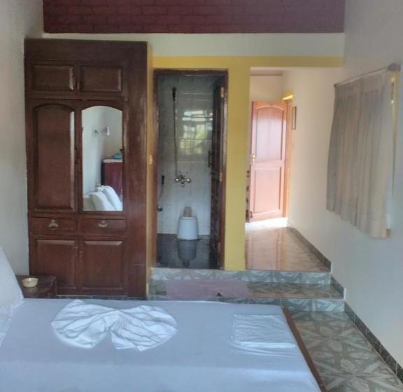 פונדק Bribon Guest House