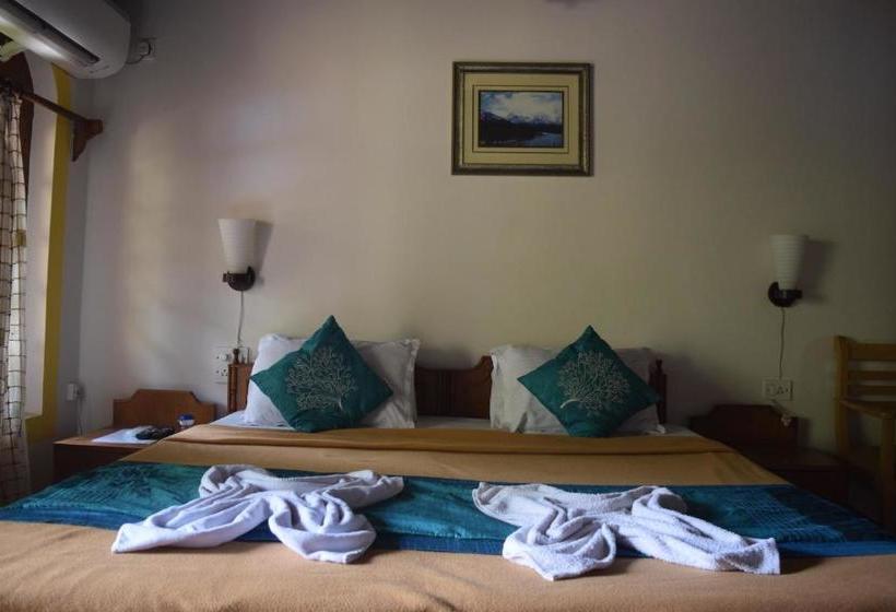 פונדק Bribon Guest House