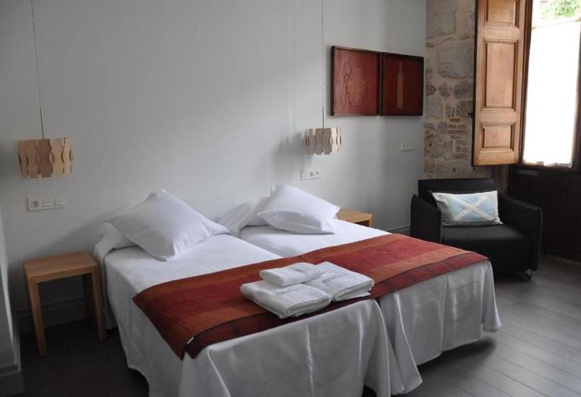 مسافرخانه Emebed Posada