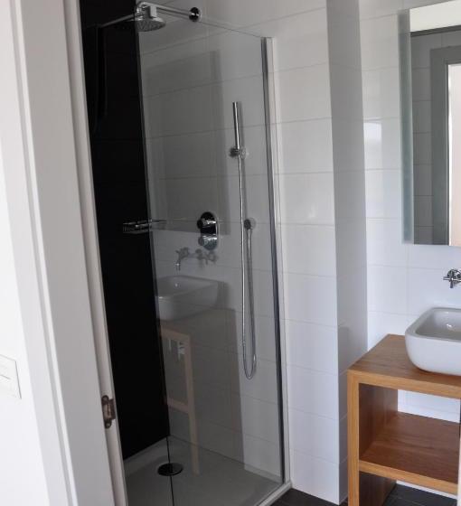 مسافرخانه Emebed Posada