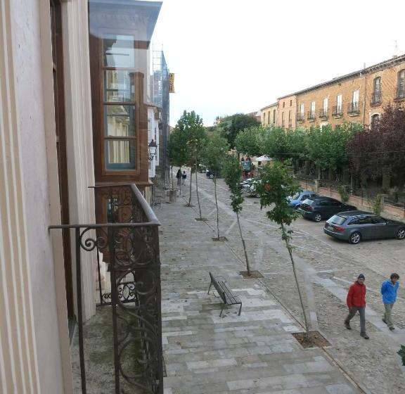 مسافرخانه Emebed Posada