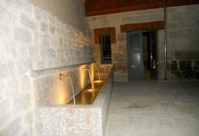 مسافرخانه Emebed Posada