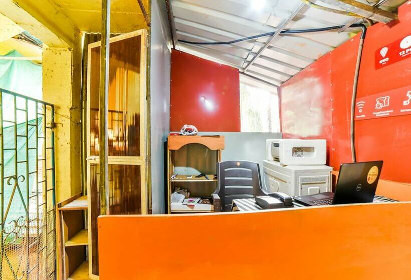 여관 Oyo 26605 Bharat Guest House