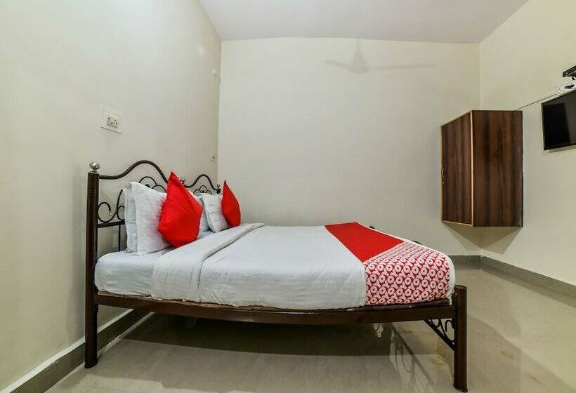 여관 Oyo 26605 Bharat Guest House