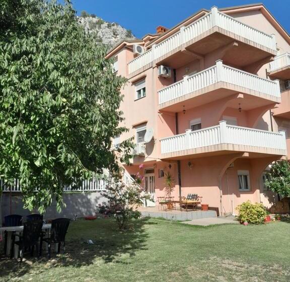 فندق فئة نجمة واحدة Pansion Ponte