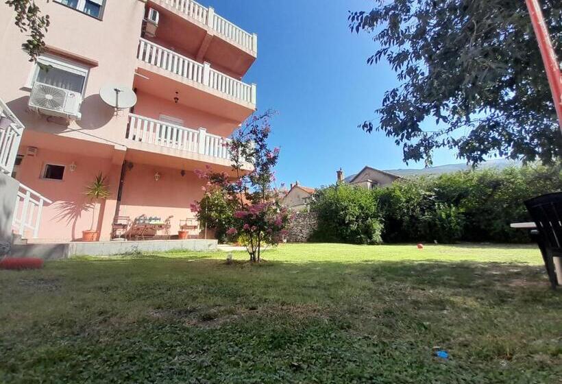 فندق فئة نجمة واحدة Pansion Ponte