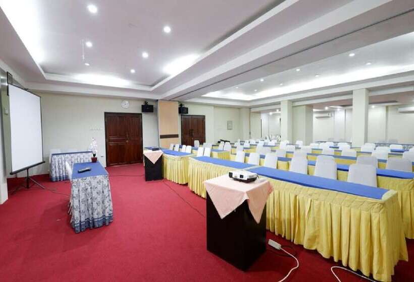 客栈 Reddoorz Plus @ Singosari Raya