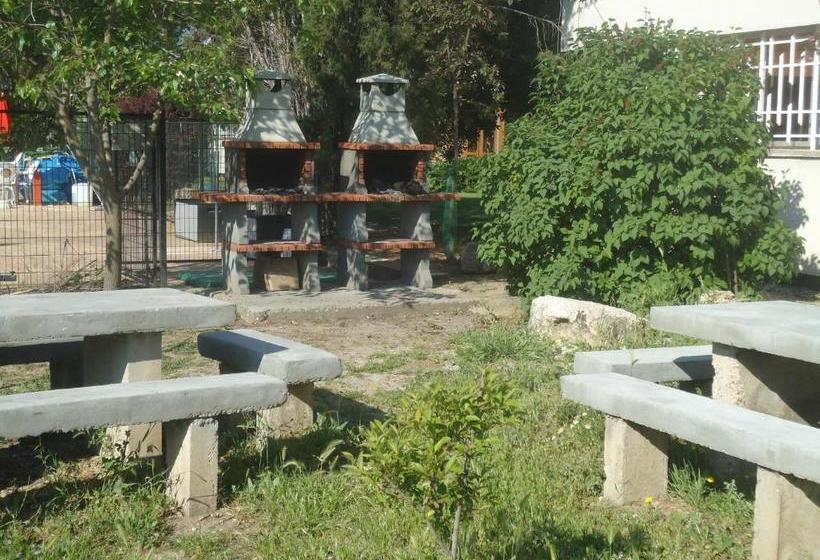 مسافرخانه Residencia Universitaria Cardenal Cisneros