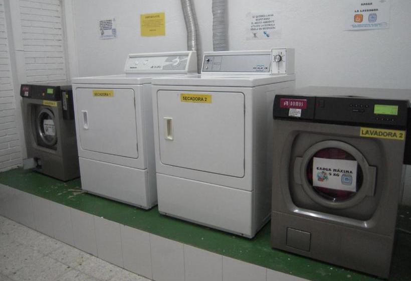 簡易ホテル Residencia Universitaria Cardenal Cisneros