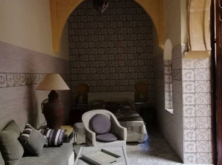 簡易ホテル Riad Aïcha