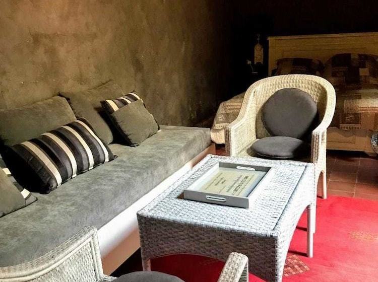 簡易ホテル Riad Aïcha