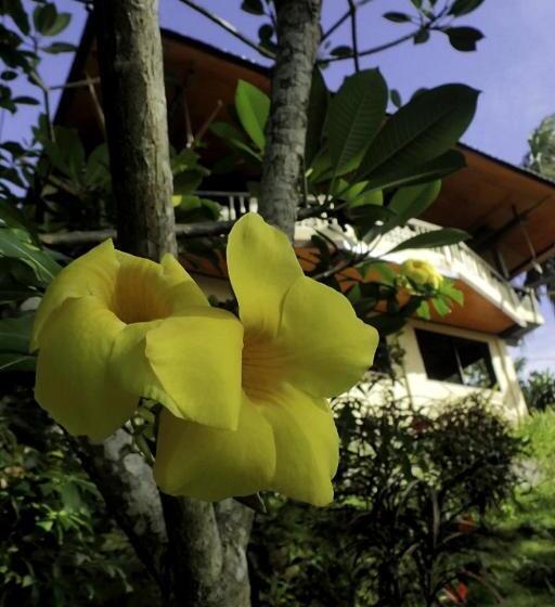 פונדק Tangkoko Sanctuary Villa