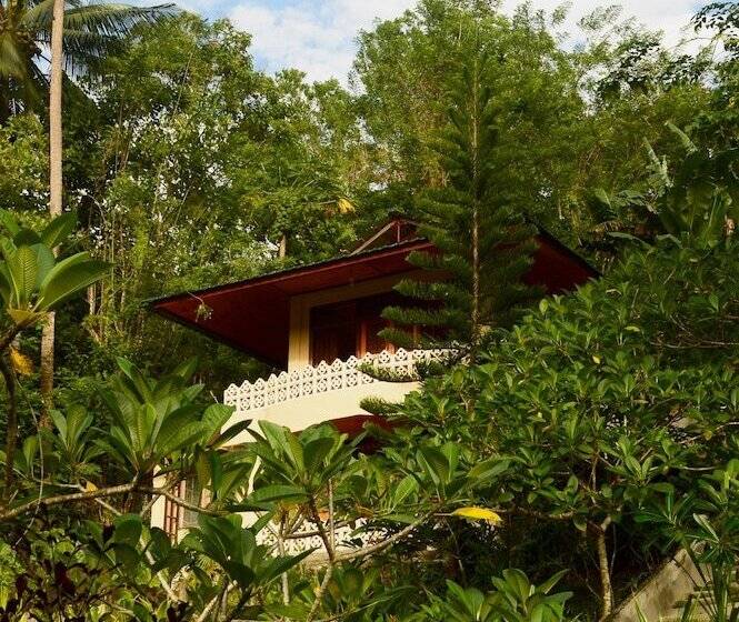 פונדק Tangkoko Sanctuary Villa