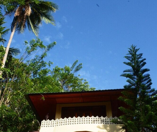 פונדק Tangkoko Sanctuary Villa