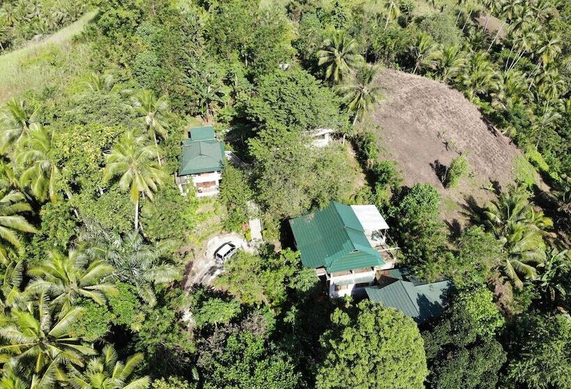 פונדק Tangkoko Sanctuary Villa