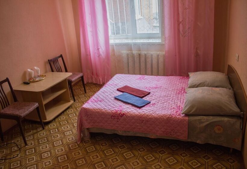 فندق فئة نجمة واحدة U Svetlany