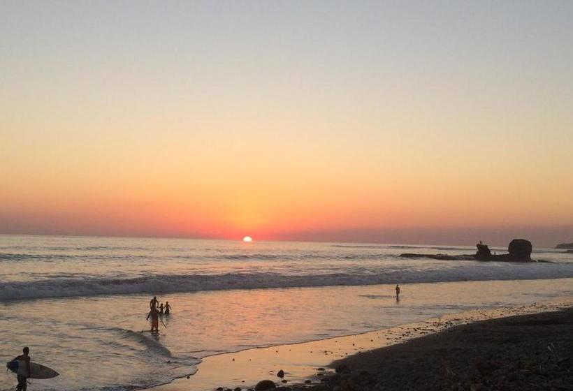 فندق & Bar La Guitarra