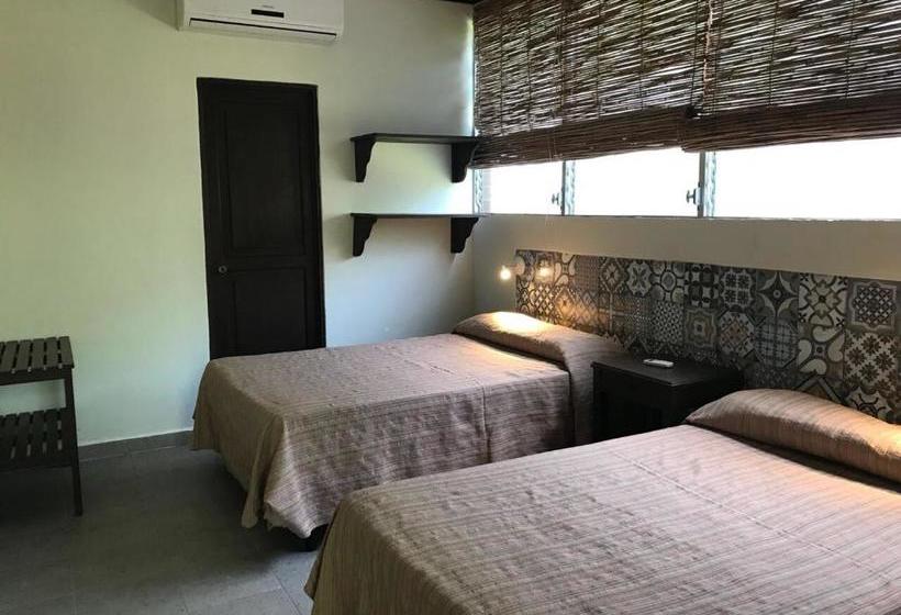 فندق & Bar La Guitarra