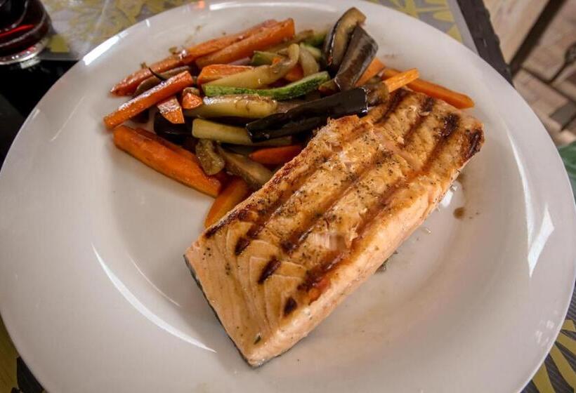 Beachfront Hotel Tramonto