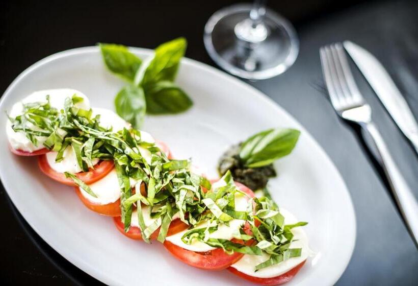 Beachfront Hotel Tramonto