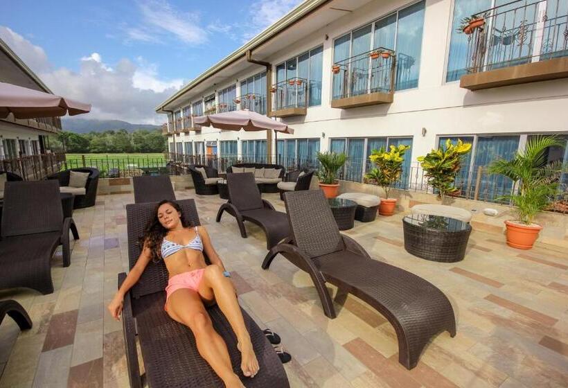 Beachfront Hotel Tramonto