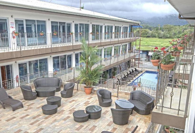 Beachfront Hotel Tramonto