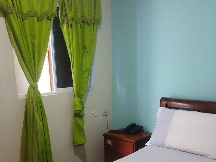 هتل Bucarica Plaza