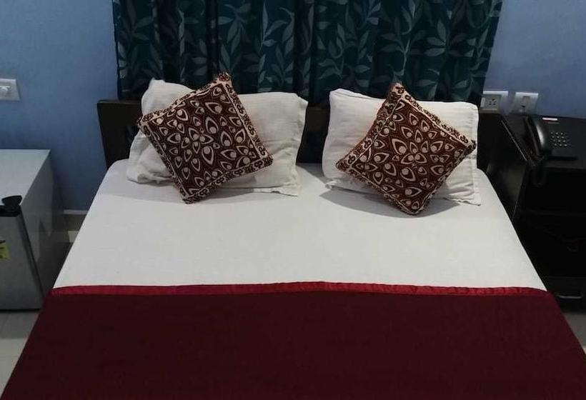 فندق Calangute Beach Holiday Inn By Oyo Rooms