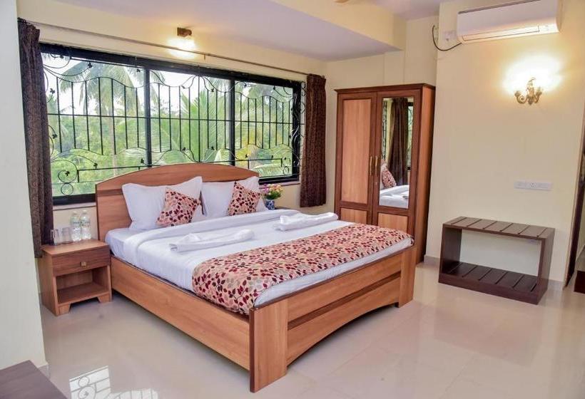 فندق Candolim Grande